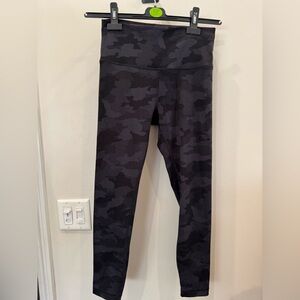 Lululemon Wunder Train High Rise Leggings, 25” (Gray/Black Camo, 8)